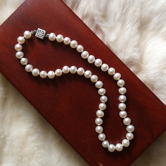 Anthro Pearl choker necklace 14" - Picture 7 of 9